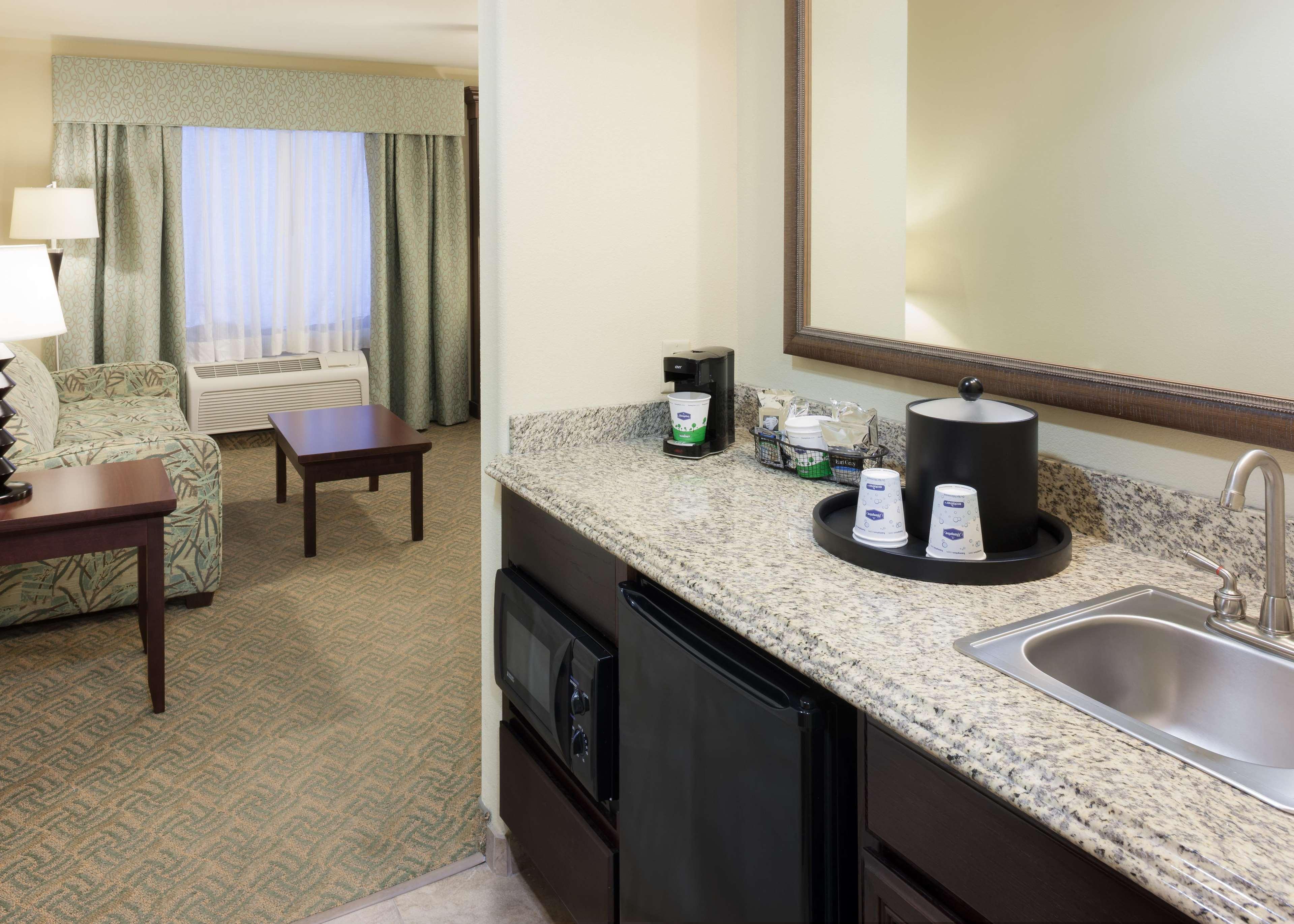 Hampton Inn & Suites Dallas-Arlington-South Екстериор снимка