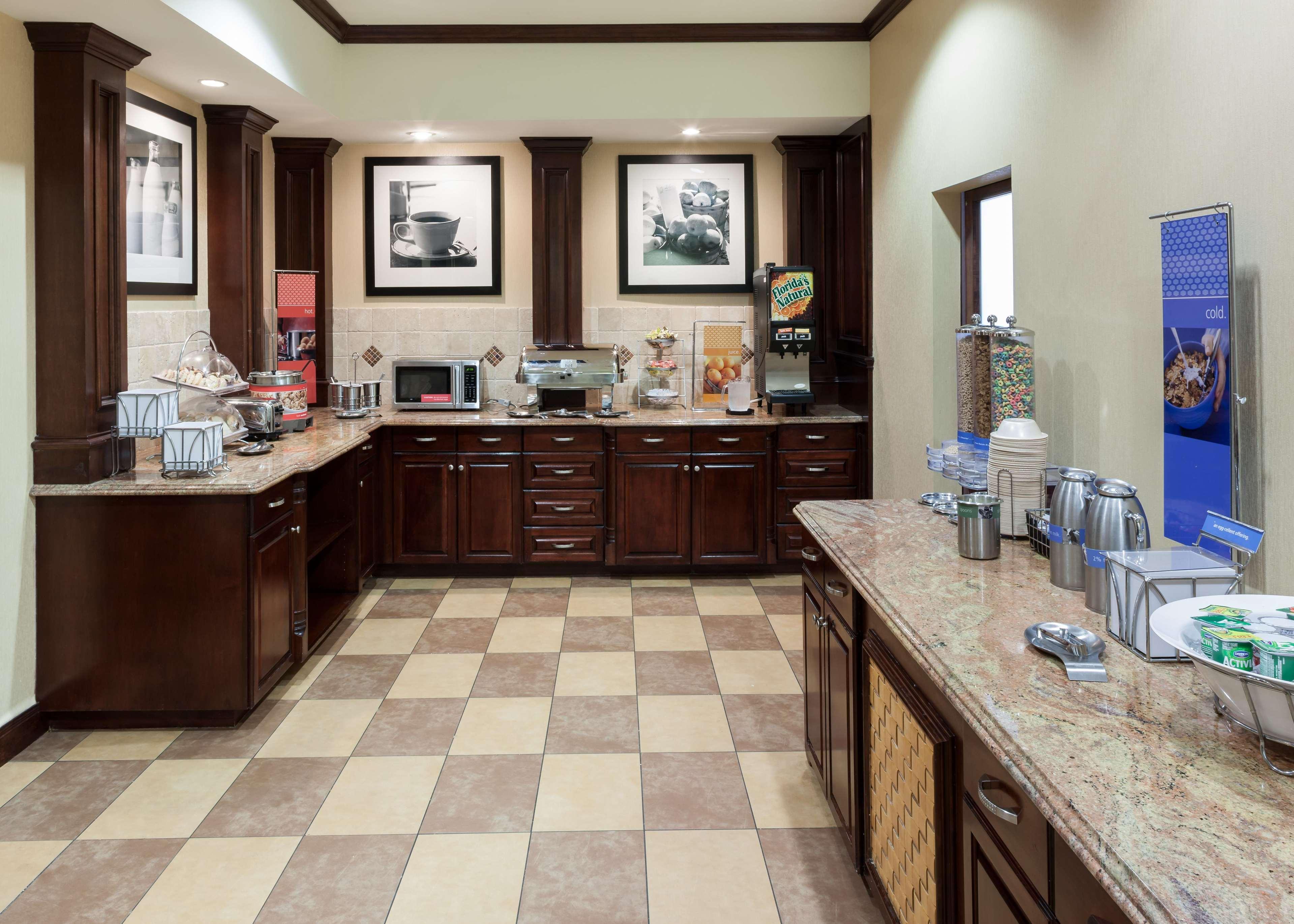 Hampton Inn & Suites Dallas-Arlington-South Екстериор снимка