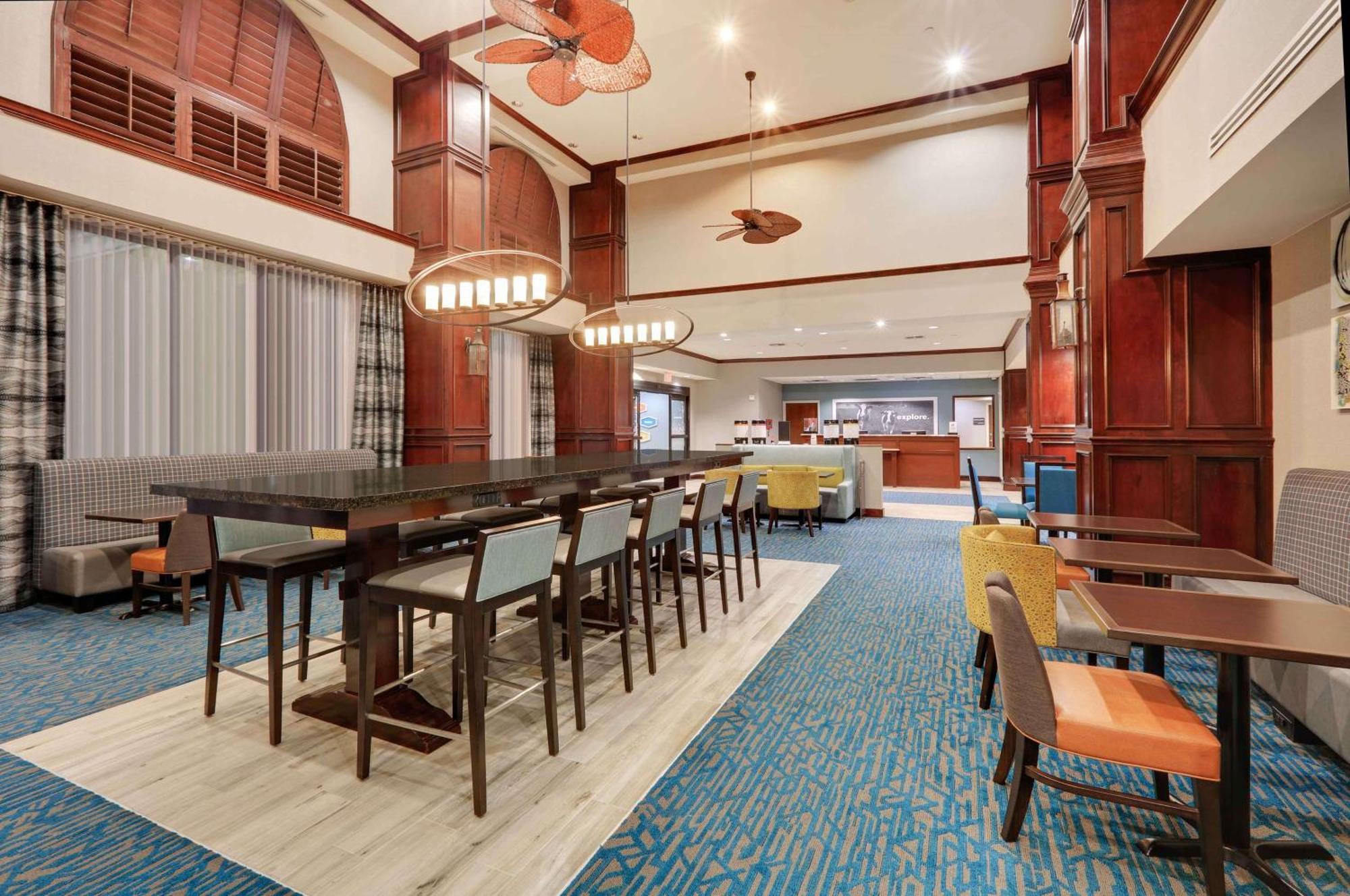 Hampton Inn & Suites Dallas-Arlington-South Екстериор снимка